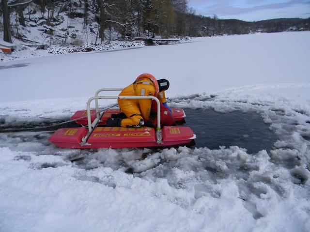 FF J Cobb Pulls FF C Lutz out of the water